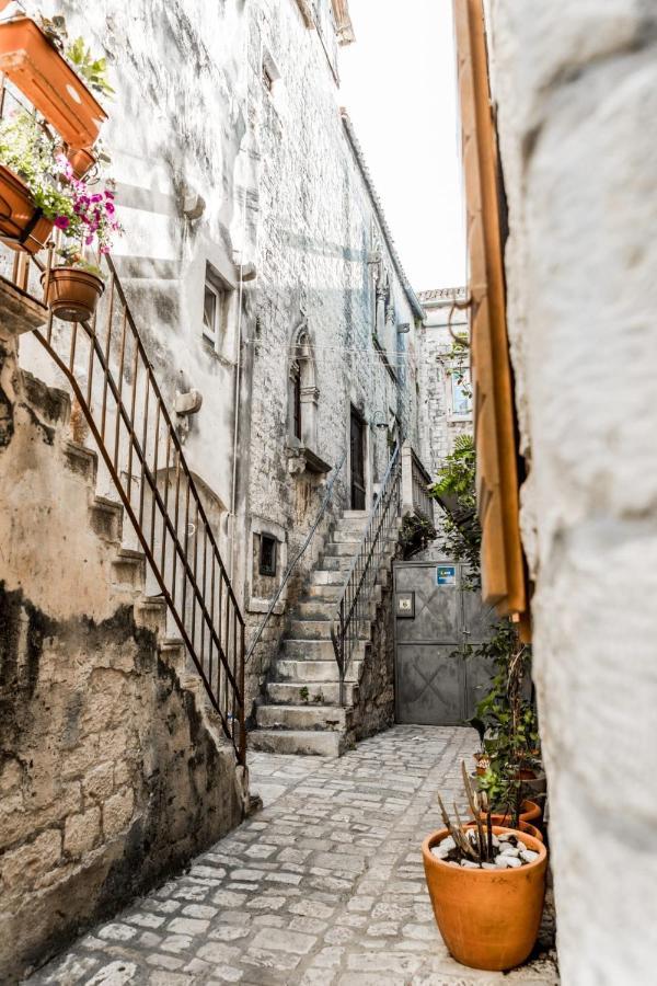 Apartment With Terrace And Sea View - Lucic Trogir Bagian luar foto