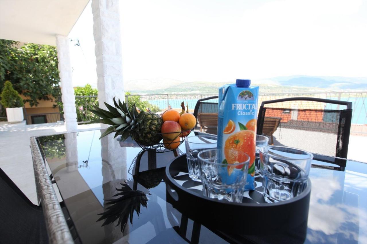 Apartment With Terrace And Sea View - Lucic Trogir Bagian luar foto