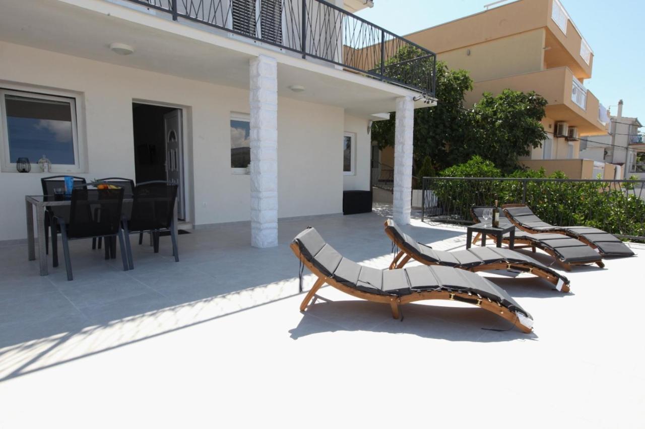 Apartment With Terrace And Sea View - Lucic Trogir Bagian luar foto